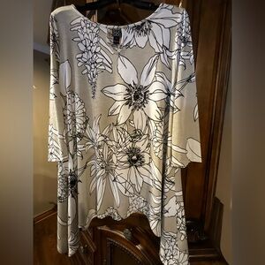 Clara Sun Woo | Beige Gray Floral Sharkbite Hem 3/4 Sleeve Tunic Size Large